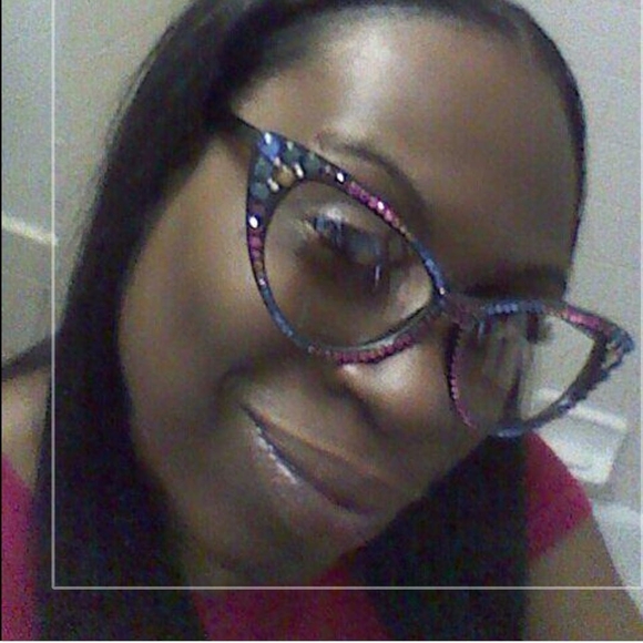 Meet your Posher, Marcia - Picture 1 of 1